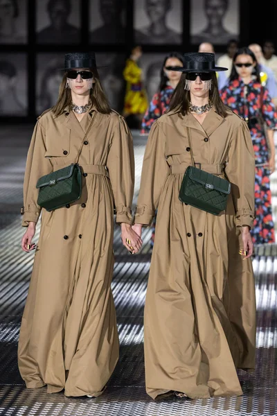 Look 11